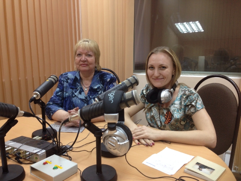 Профессор Г. И. Канакина и отличник Тотального диктанта И. Полякова в прямом эфире «Радио России из Пензы»